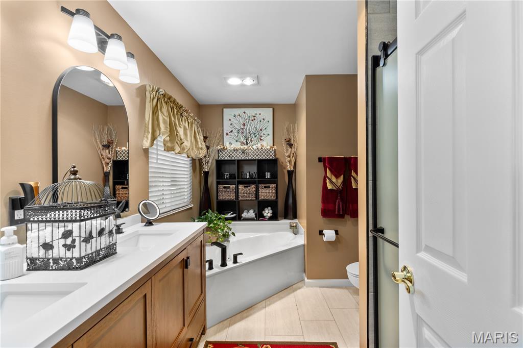 St Peters, Missouri 63376, United States, 3 Bedrooms Bedrooms, ,2 BathroomsBathrooms,Residential,Pending,202775