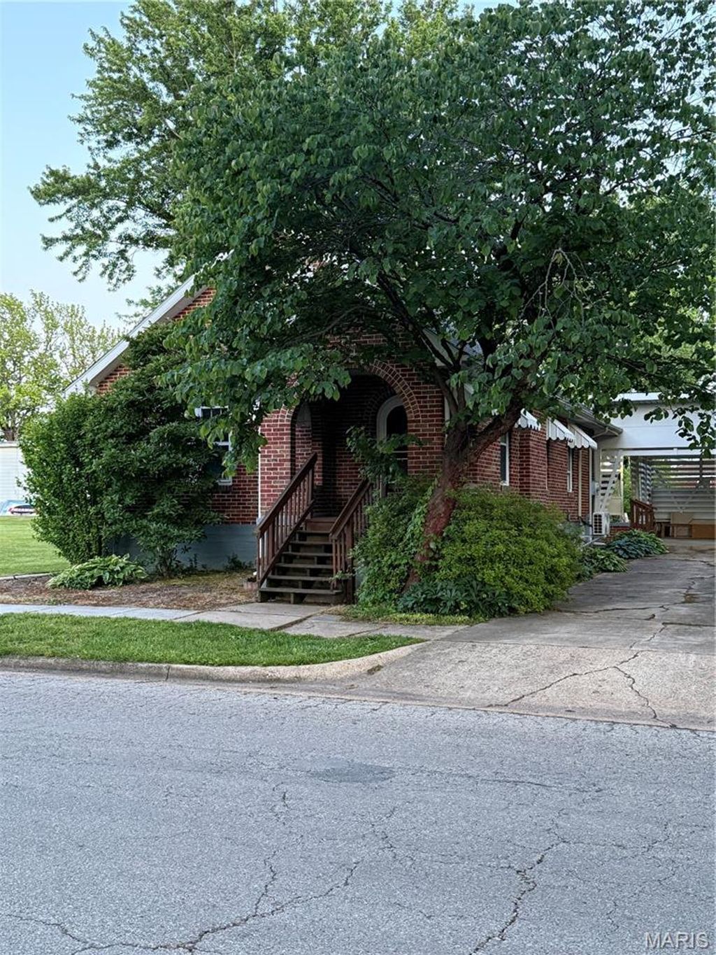 Photo of 218 W Eldon Street, St James, MO 65559 (MLS # 26028539)