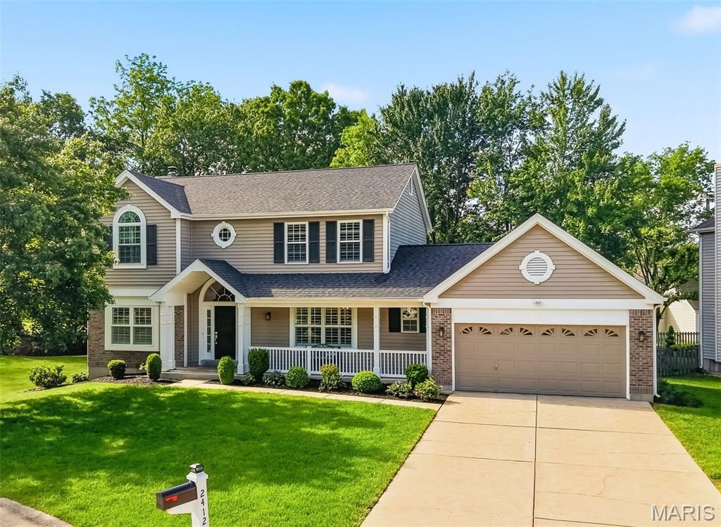 Photo of 2412 Parkmoor Court, Des Peres, MO 63021 (MLS # 26024408)