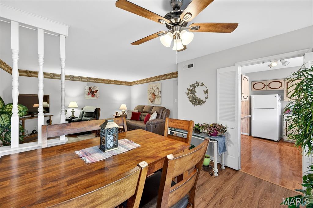 Chateau De Ville Sec 5 Condo - Residential