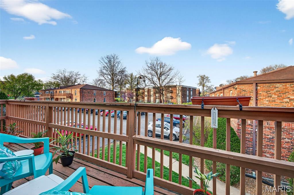 Chateau De Ville Sec 5 Condo - Residential