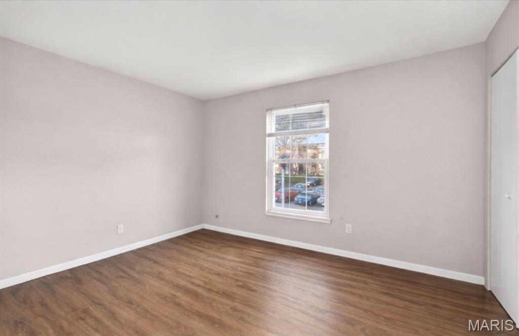 Chateau De Ville Sec 5 Condo - Residential