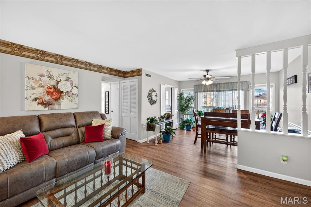 Chateau De Ville Sec 5 Condo - Residential