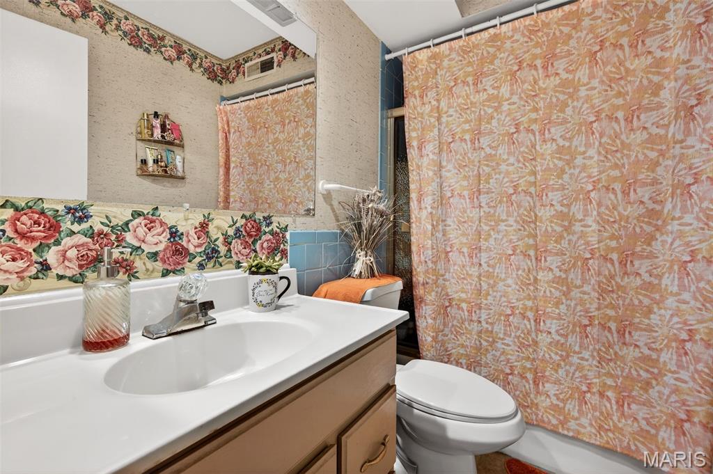 Chateau De Ville Sec 5 Condo - Residential