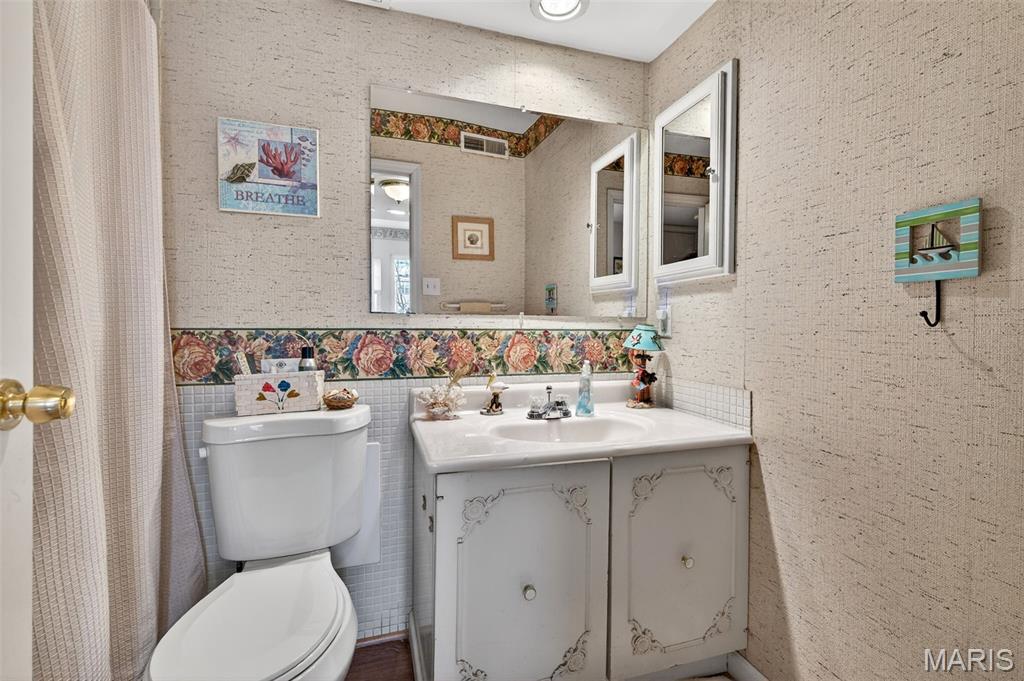 Chateau De Ville Sec 5 Condo - Residential