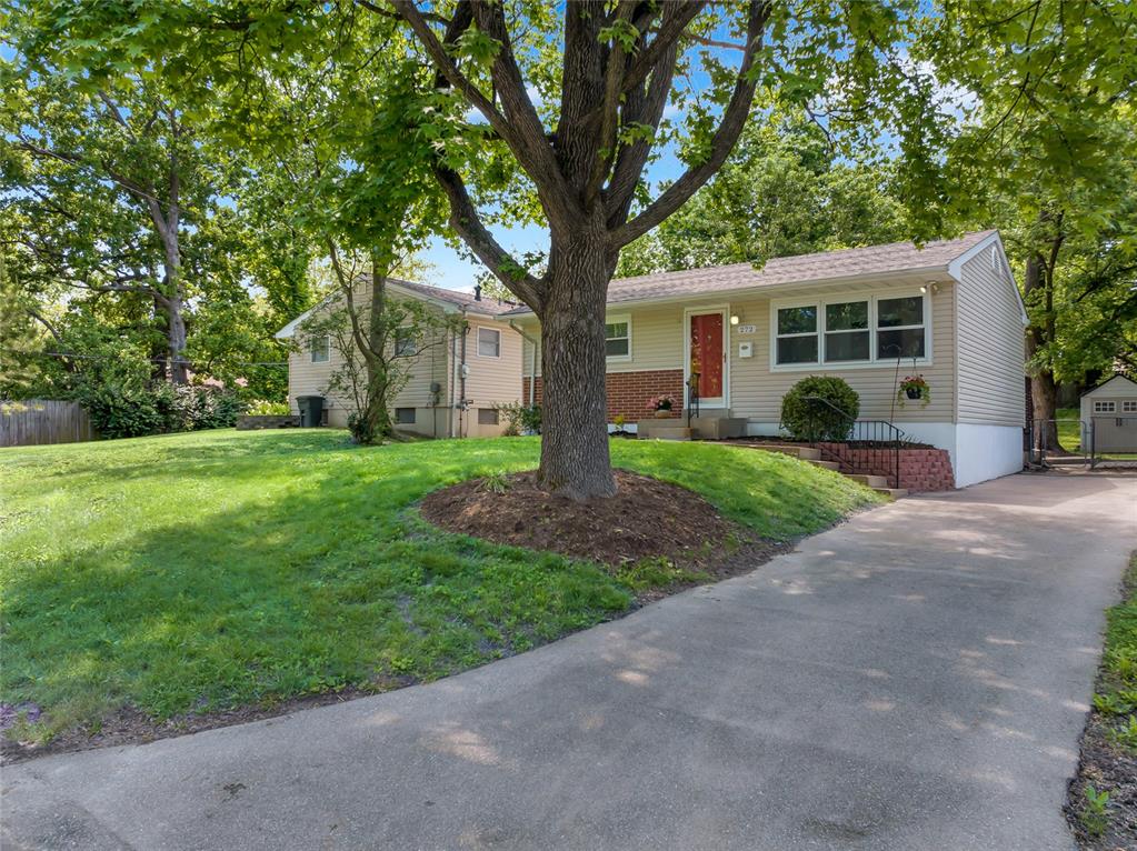 Sunset Hills, Missouri 63127, United States, 2 Bedrooms Bedrooms, ,2 BathroomsBathrooms,Residential,Pending,129817