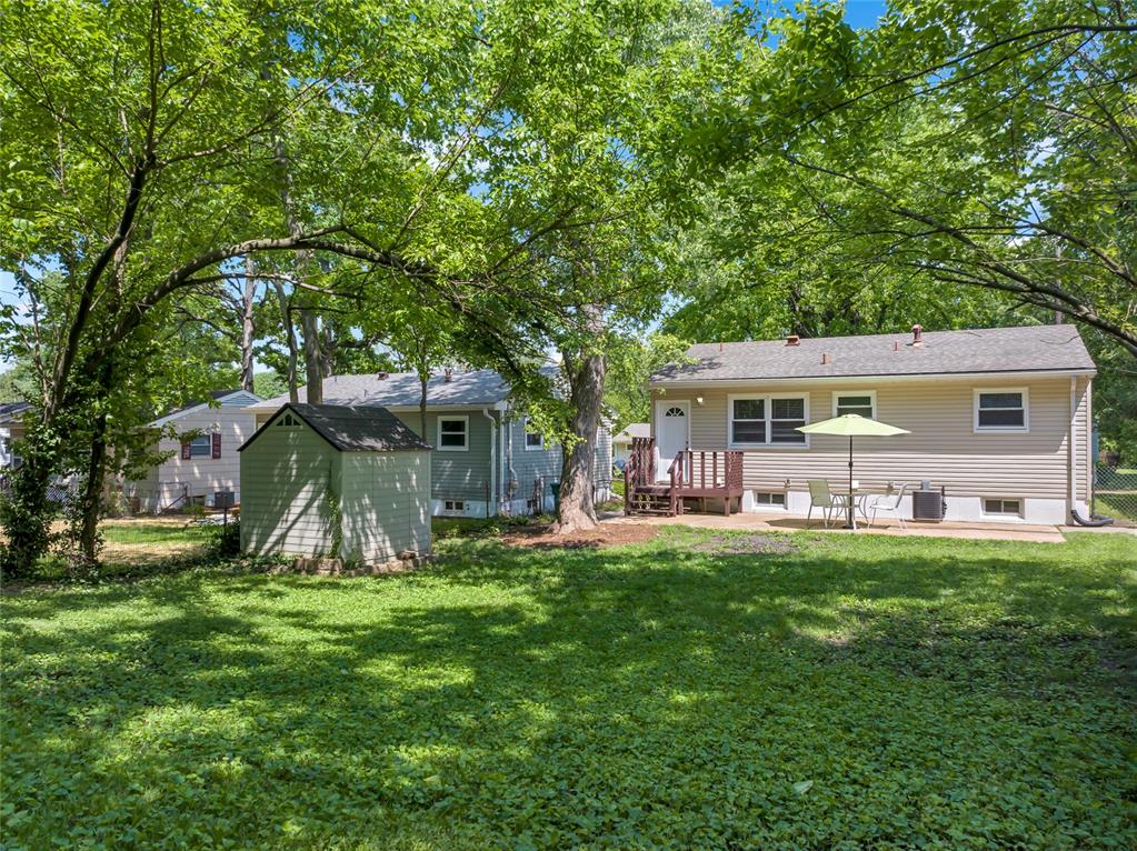 Sunset Hills, Missouri 63127, United States, 2 Bedrooms Bedrooms, ,2 BathroomsBathrooms,Residential,Pending,129817