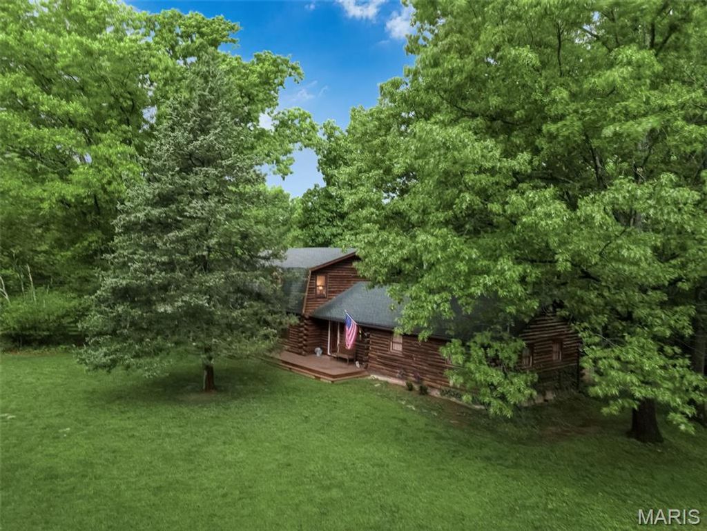 Photo of 7 Wilderness Lane, Defiance, MO 63341 (MLS # 26024952)
