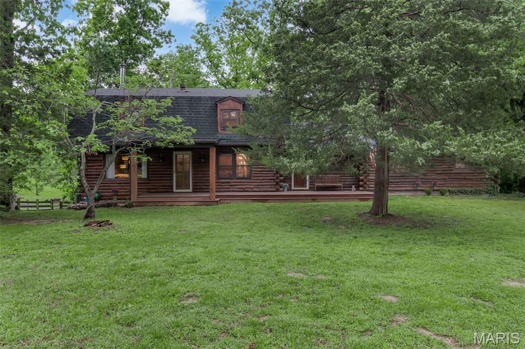 Photo of 7 Wilderness Lane, Defiance, MO 63341 (MLS # 26024952)