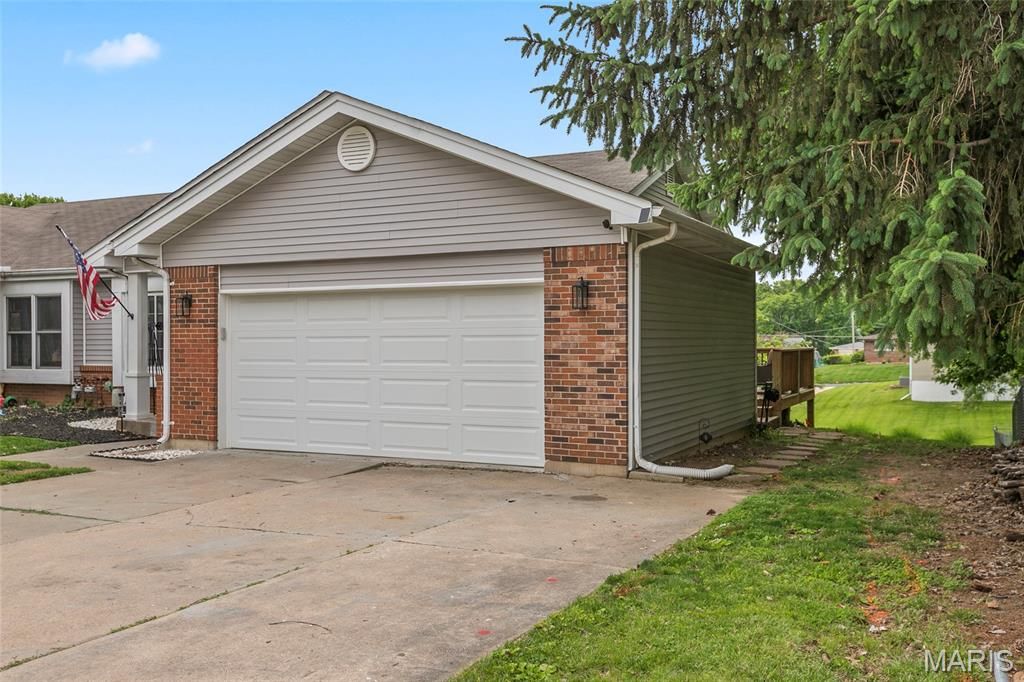 Photo of 2411 Muegge Road, St Charles, MO 63303 (MLS # 26026902)