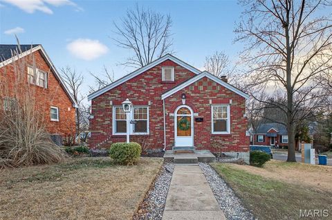 Photo of 9292 Fayette Avenue, St Louis, MO 63123 (MLS # 25082268)