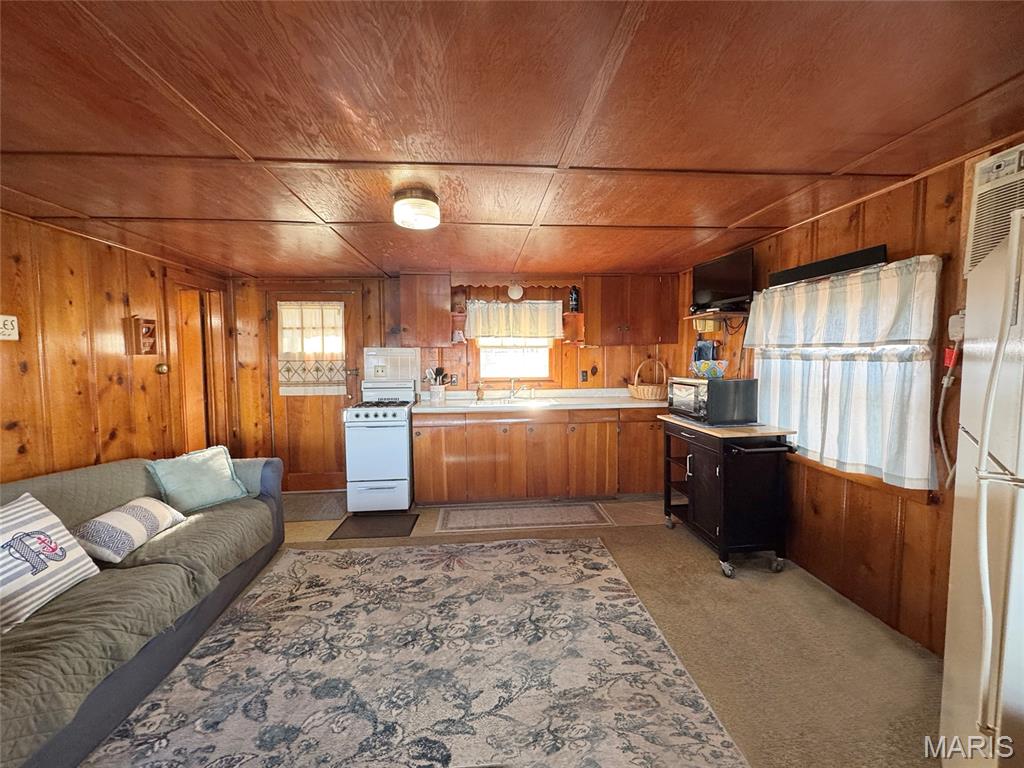 Vacation Hid-A-Way - Residential