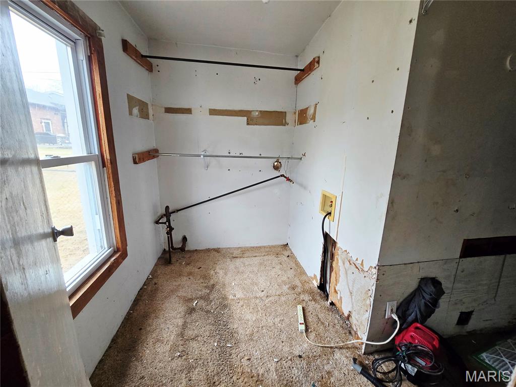 Lindenwood Park - Land