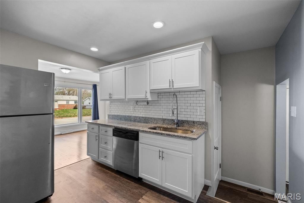 Photo of 526 Lynn Haven Lane, Hazelwood, MO 63042 (MLS # 26020574)