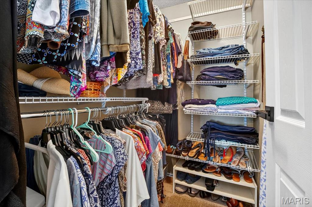 St Peters, Missouri 63376, United States, 4 Bedrooms Bedrooms, ,3 BathroomsBathrooms,Residential,Pending,208295