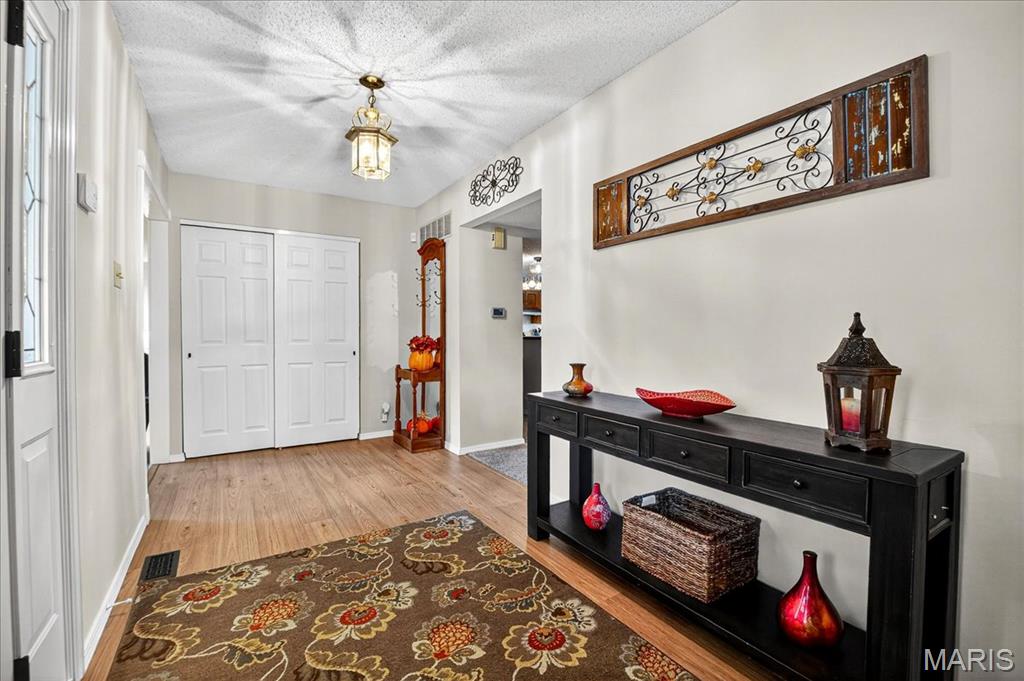 St Peters, Missouri 63376, United States, 4 Bedrooms Bedrooms, ,3 BathroomsBathrooms,Residential,Pending,208295