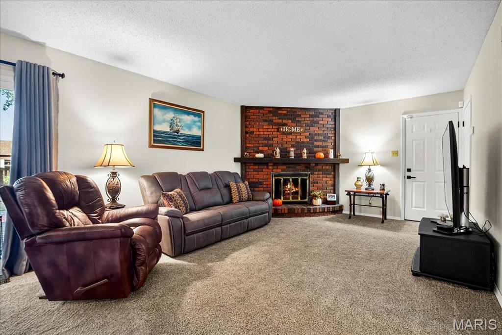 St Peters, Missouri 63376, United States, 4 Bedrooms Bedrooms, ,3 BathroomsBathrooms,Residential,Pending,208295