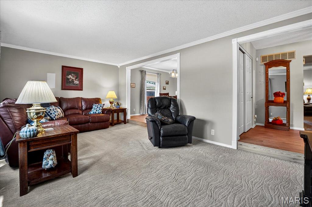 St Peters, Missouri 63376, United States, 4 Bedrooms Bedrooms, ,3 BathroomsBathrooms,Residential,Pending,208295