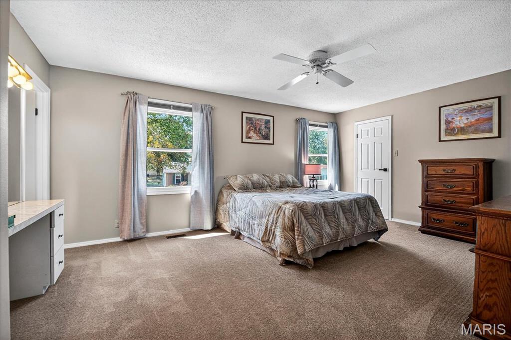 St Peters, Missouri 63376, United States, 4 Bedrooms Bedrooms, ,3 BathroomsBathrooms,Residential,Pending,208295