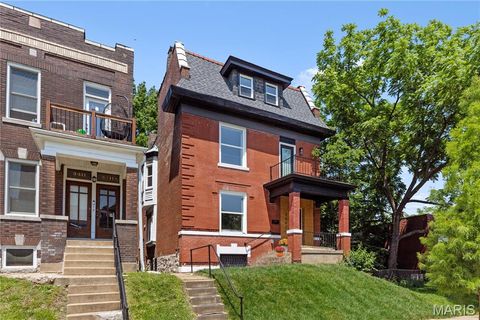 Photo of 3407 Giles Ave, St Louis, MO 63116 (MLS # 25070057)