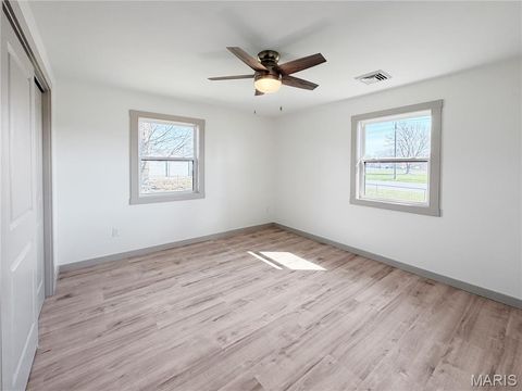 Tiny photo for 905 W Maple Street, Bowling Green, MO 63334 (MLS # 26018552)