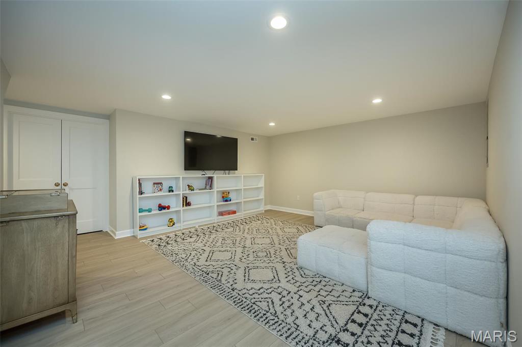 Summit Tr - Residential