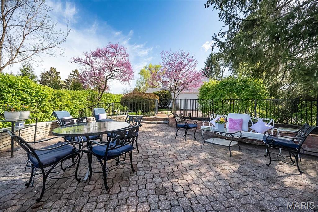 Summit Tr - Residential