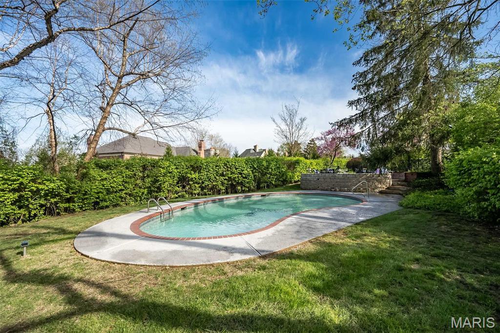 Summit Tr - Residential