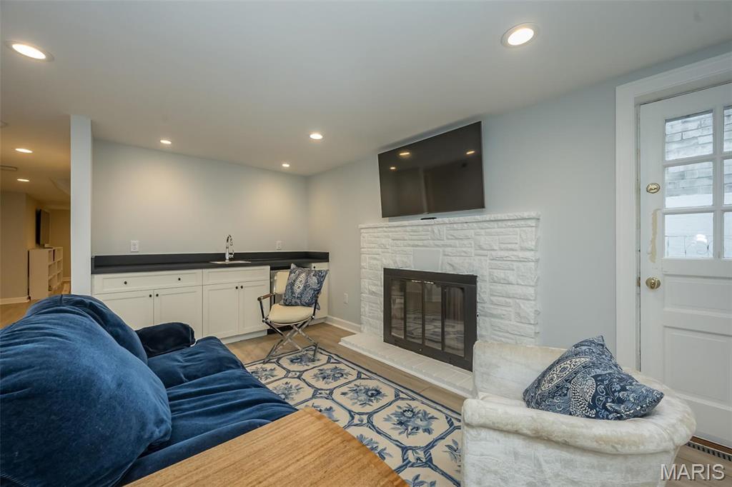 Summit Tr - Residential