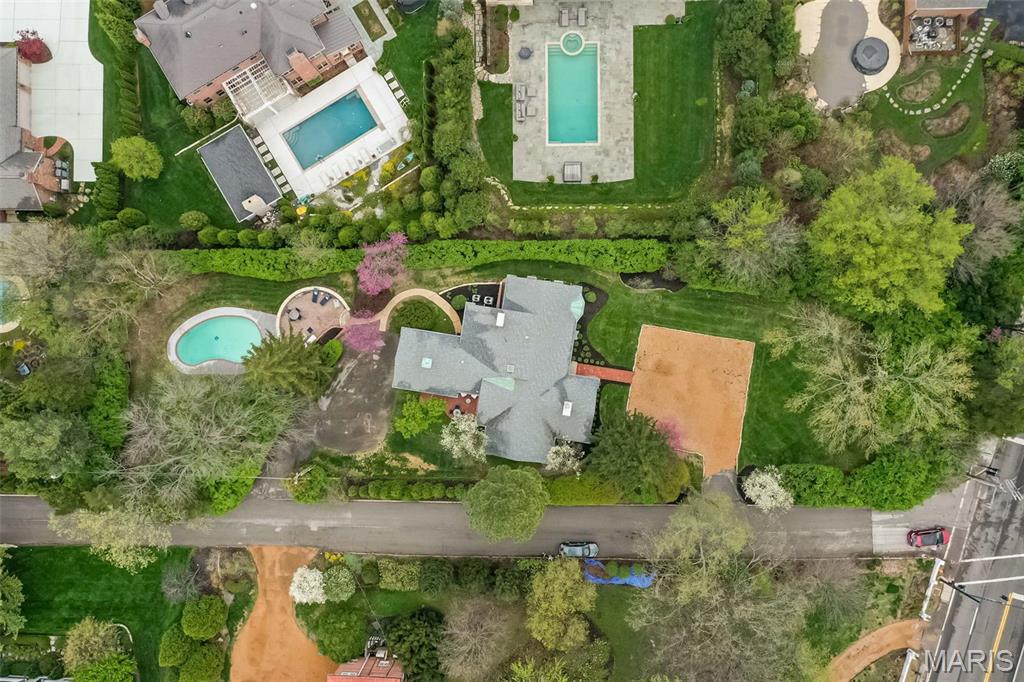 Summit Tr - Residential