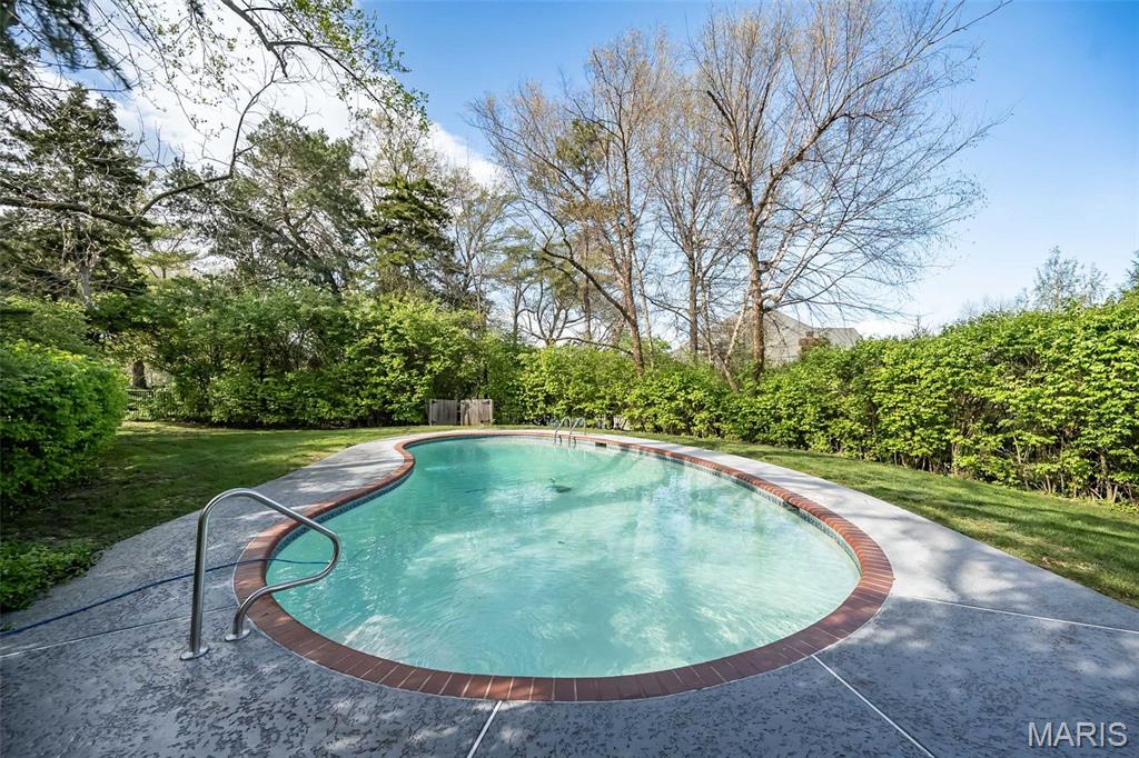 Summit Tr - Residential