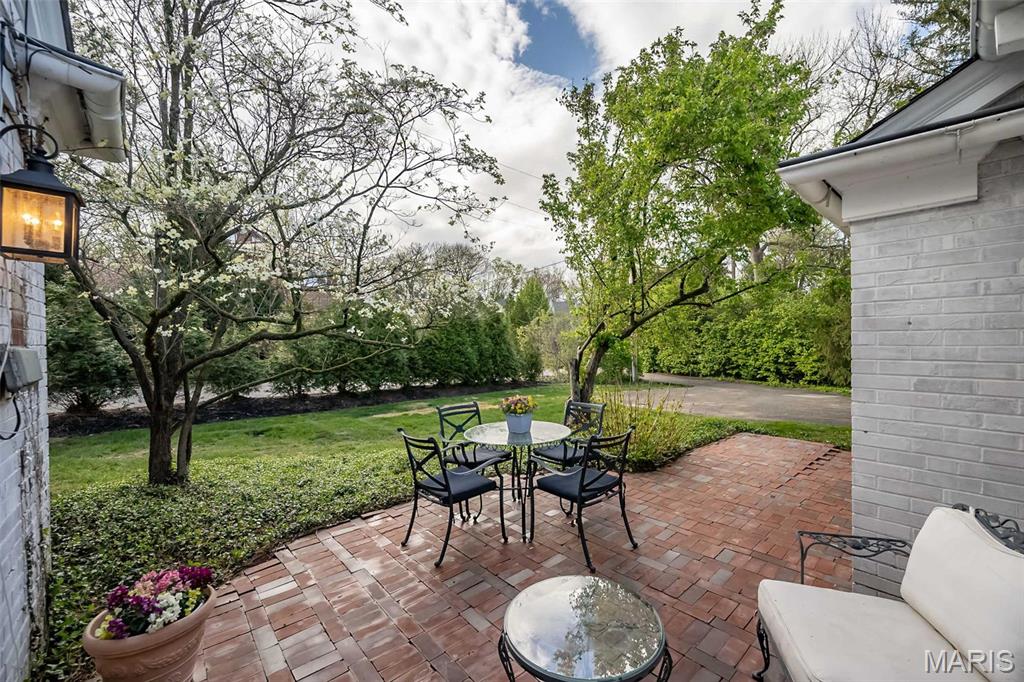 Summit Tr - Residential