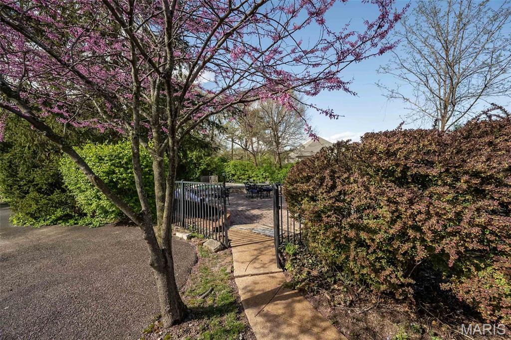 Summit Tr - Residential