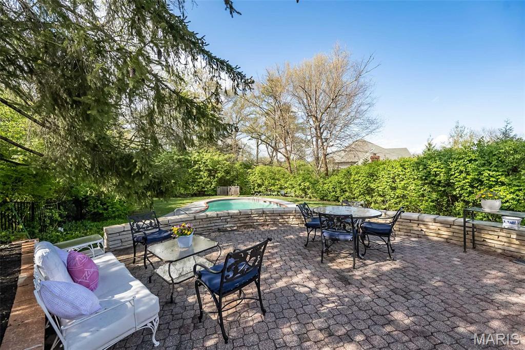 Summit Tr - Residential