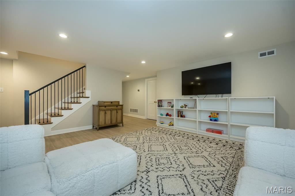 Summit Tr - Residential