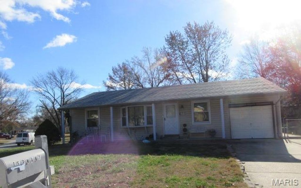 Photo of 1940 Hudson Road, St Louis, MO 63136 (MLS # 26003055)