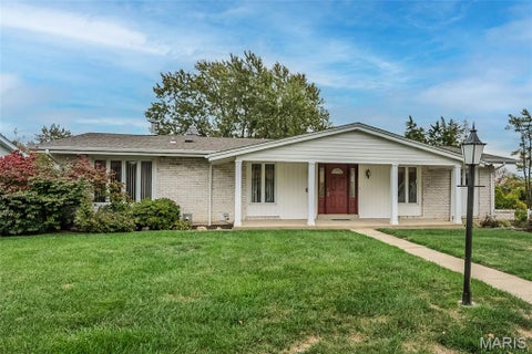 Photo of 1728 Featherwood Drive, Unincorporated, MO 63146 (MLS # 26069447)