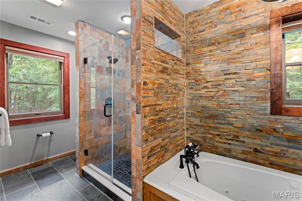 Defiance, Missouri 63341, United States, 4 Bedrooms Bedrooms, ,3 BathroomsBathrooms,Residential,Active,16891