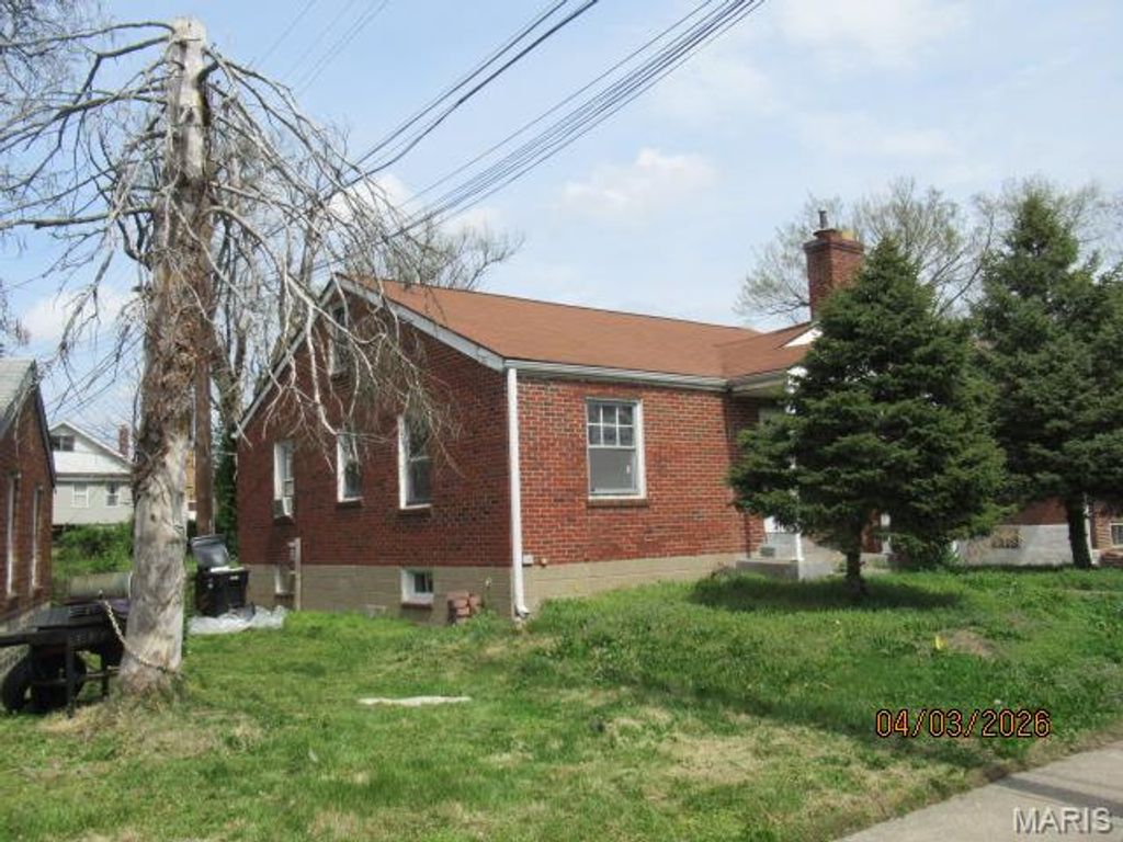 Photo of 6821 Primrose Avenue, Pagedale, MO 63133 (MLS # 26020784)