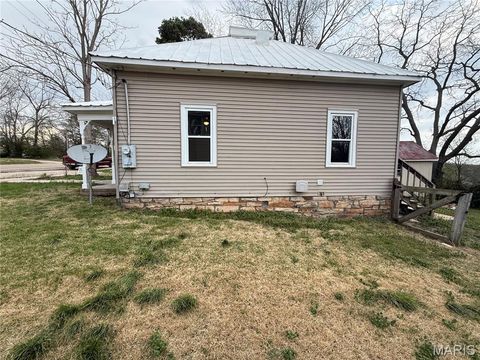 Tiny photo for 341 Spruce Street, Bourbon, MO 65441 (MLS # 26018989)