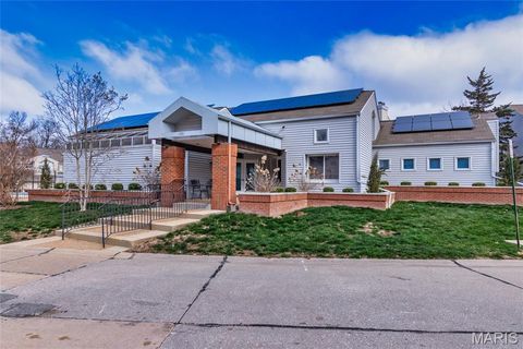 Tiny photo for 39 Ridgeview Circle Court, Ballwin, MO 63021 (MLS # 26015067)