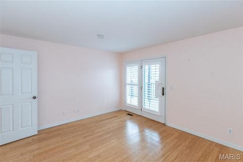 Tiny photo for 39 Ridgeview Circle Court, Ballwin, MO 63021 (MLS # 26015067)