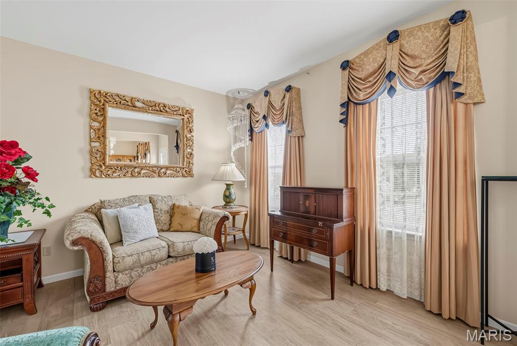 5517 Regency Woods Manor