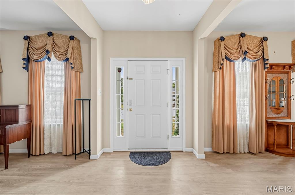 5517 Regency Woods Manor