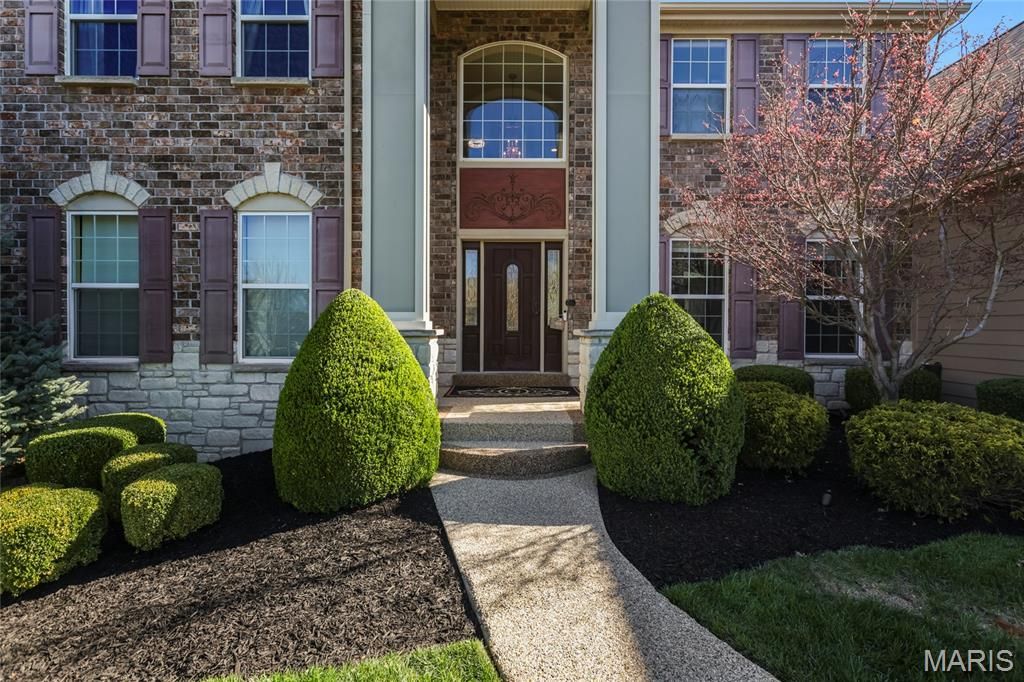 Photo of 9810 Grandview Lake Court, Sunset Hills, MO 63127 (MLS # 26010192)