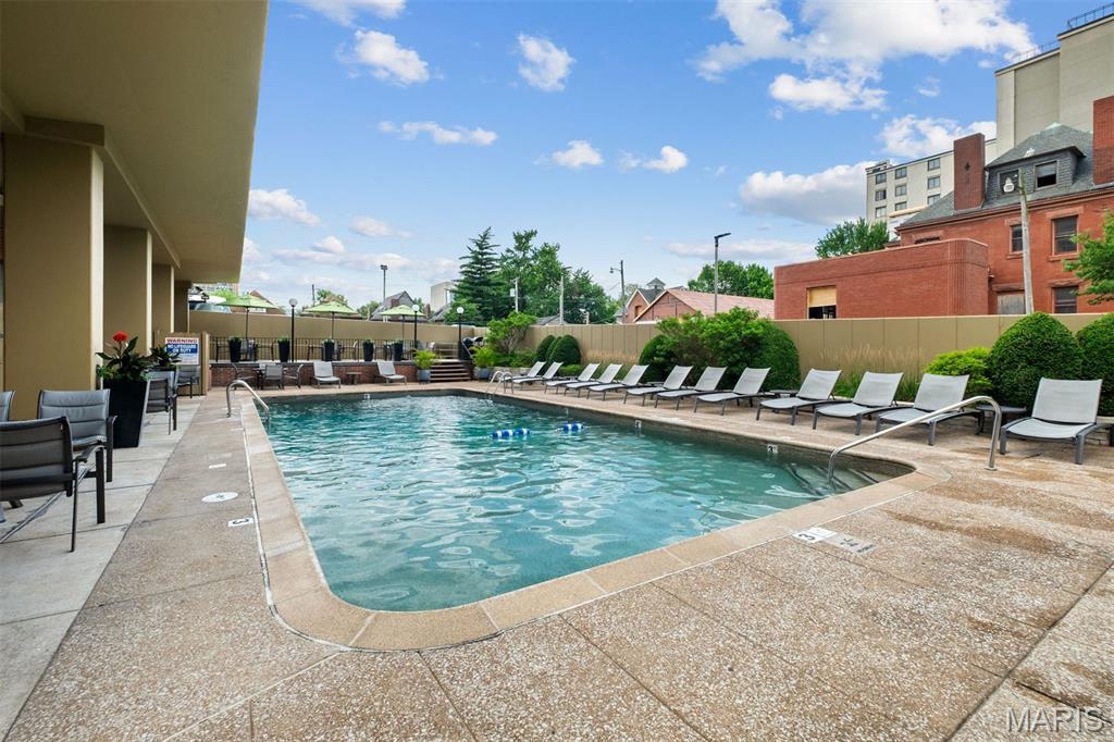 Executive House Condo - Residential