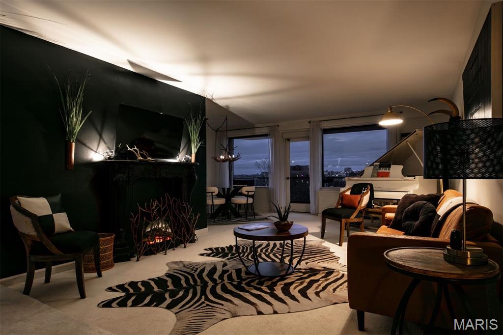 Executive House Condo - Residential