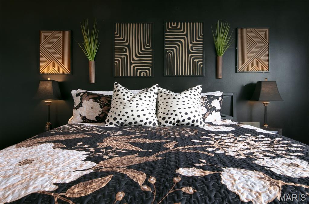 Executive House Condo - Residential