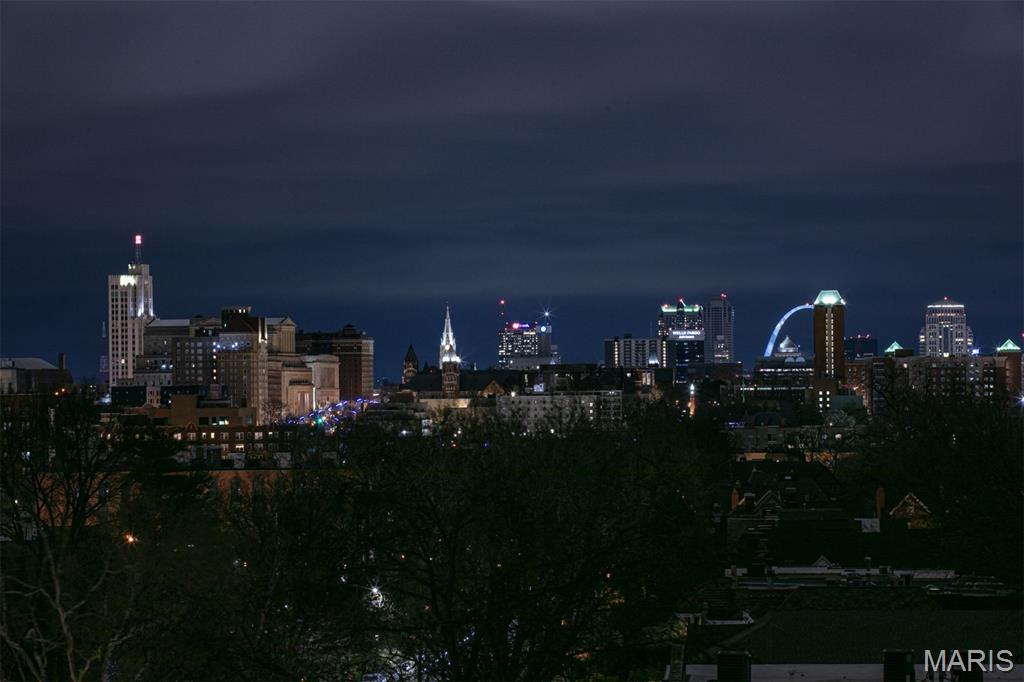 Executive House Condo - Residential