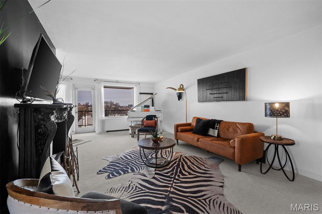 Executive House Condo - Residential